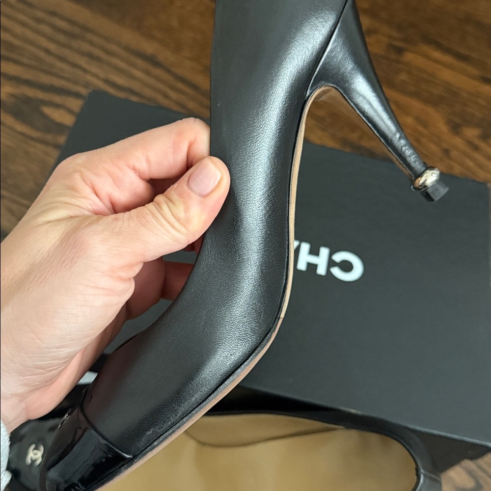 CHANEL Classic Black Pumps Size 40 - Picture 6 of 8